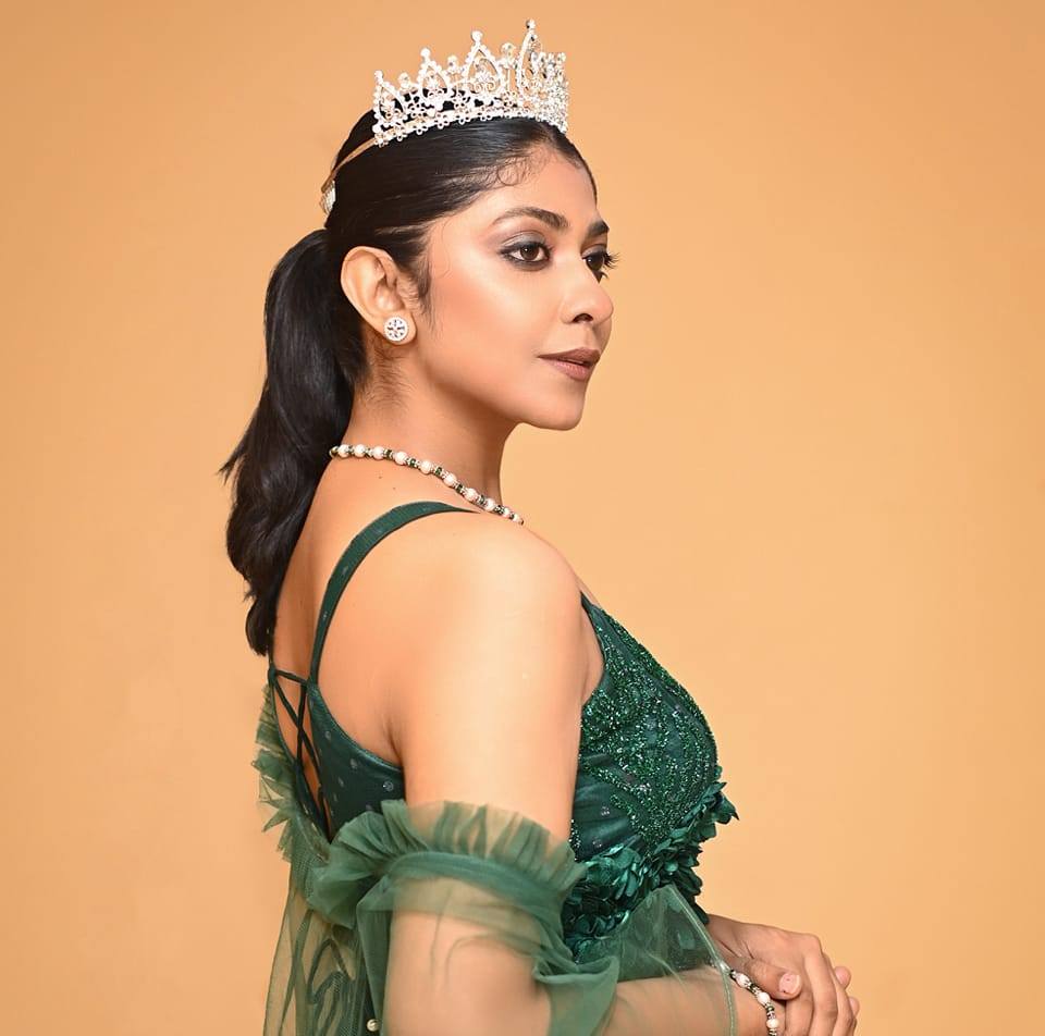 Bangladeshi model-actress achieves Guinness World Record glory