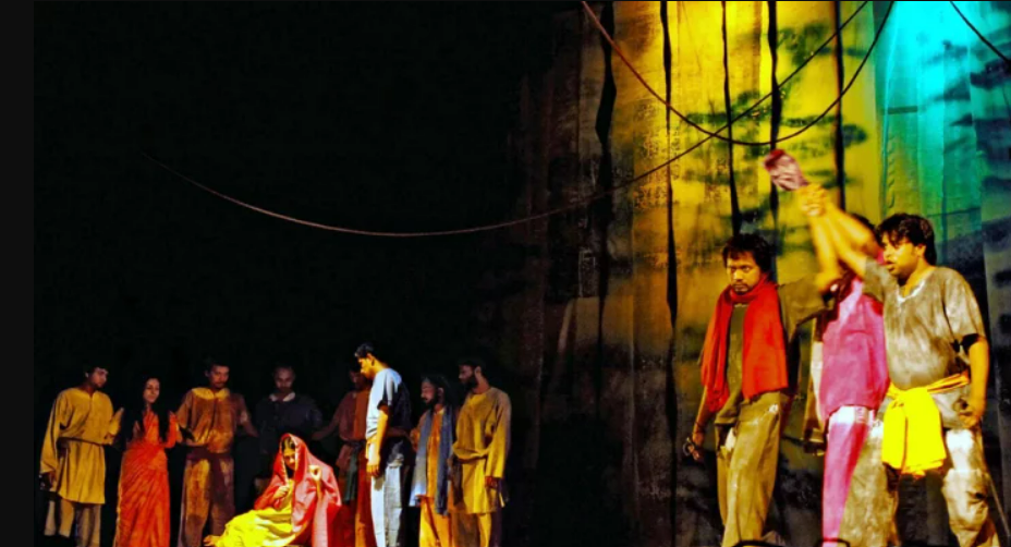 Prachyanat stages ‘Koinya’ at Mohila Samity after long hiatus