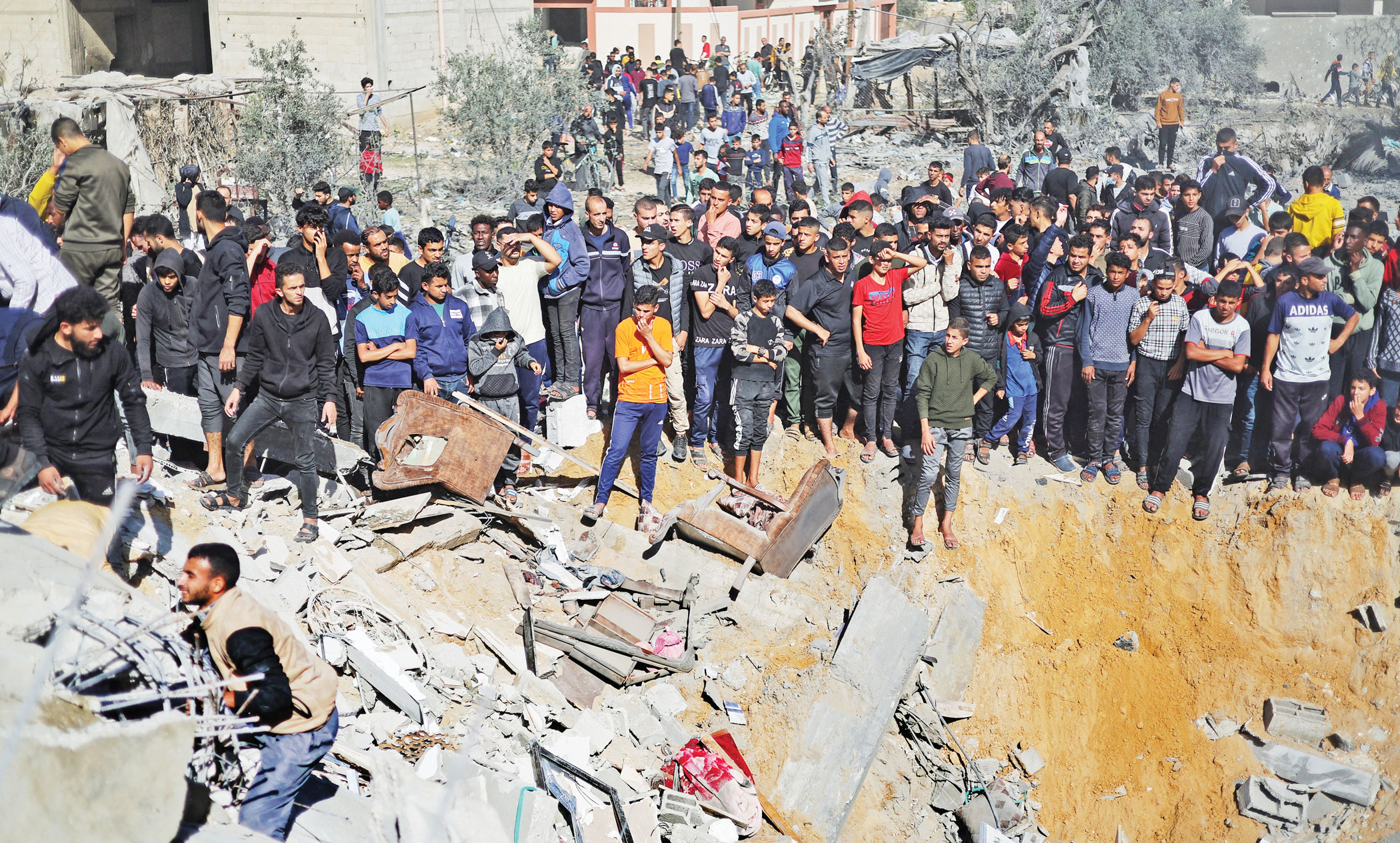 War rages on in Gaza as truce delayed till today