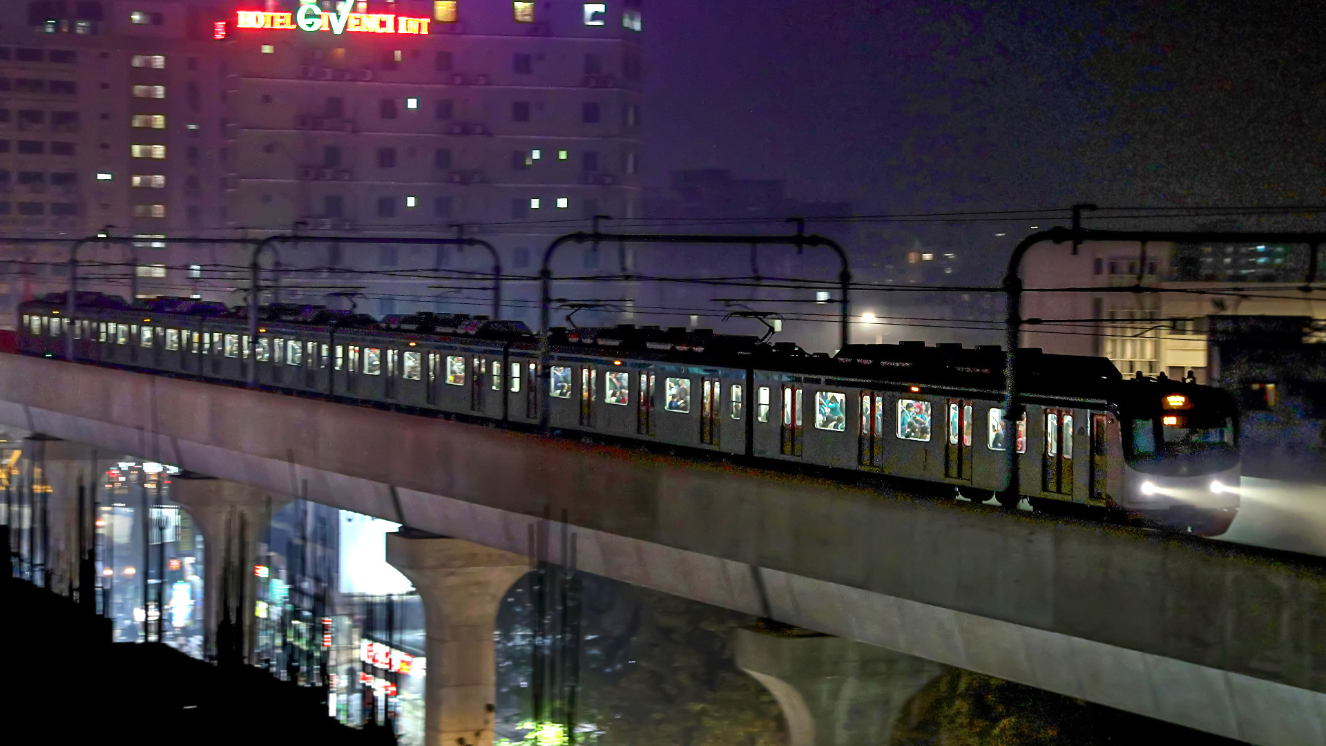 Metro at night!