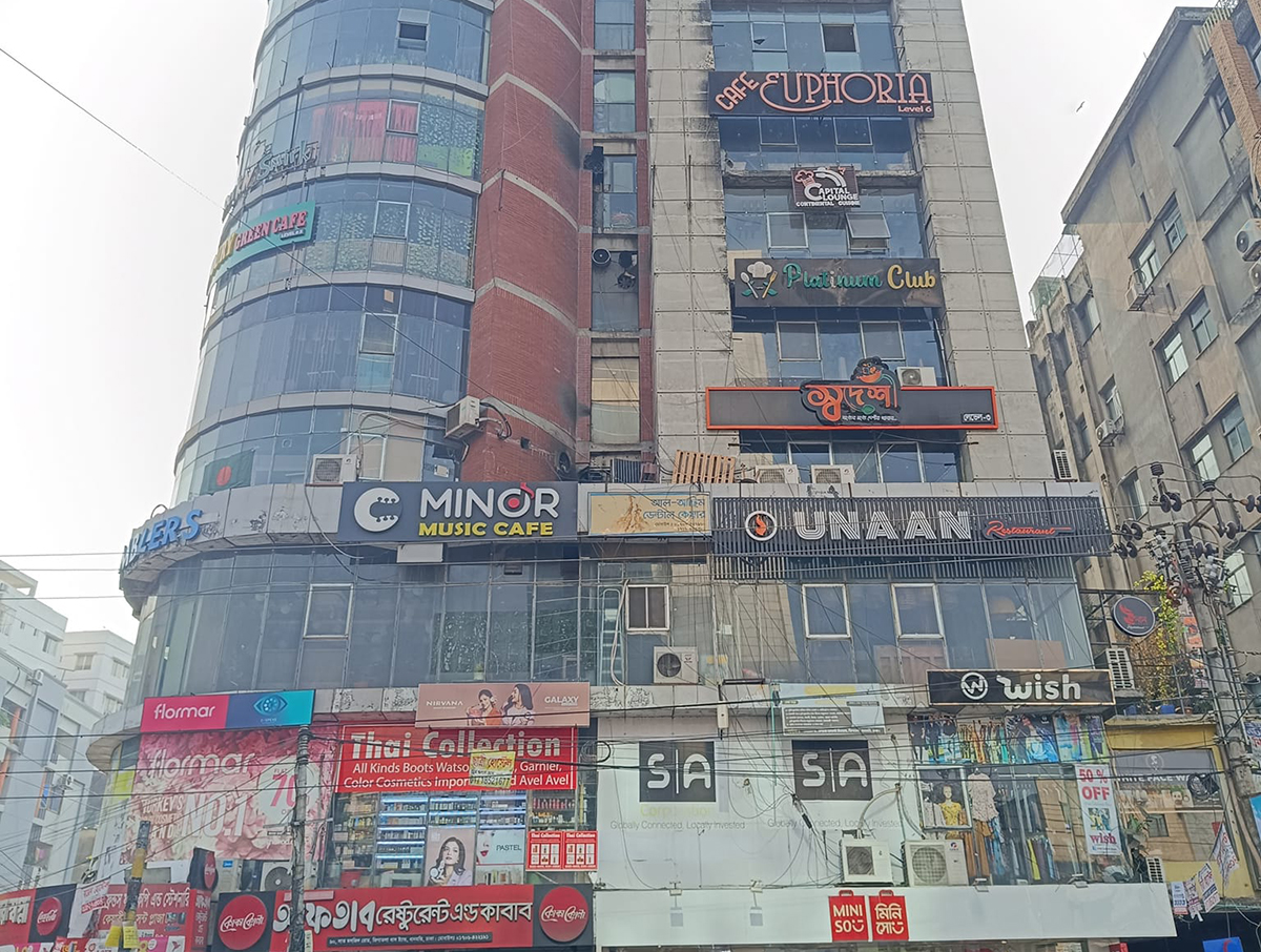 DSCC seals building on Satmasjid Road for lack of fire safety measures 