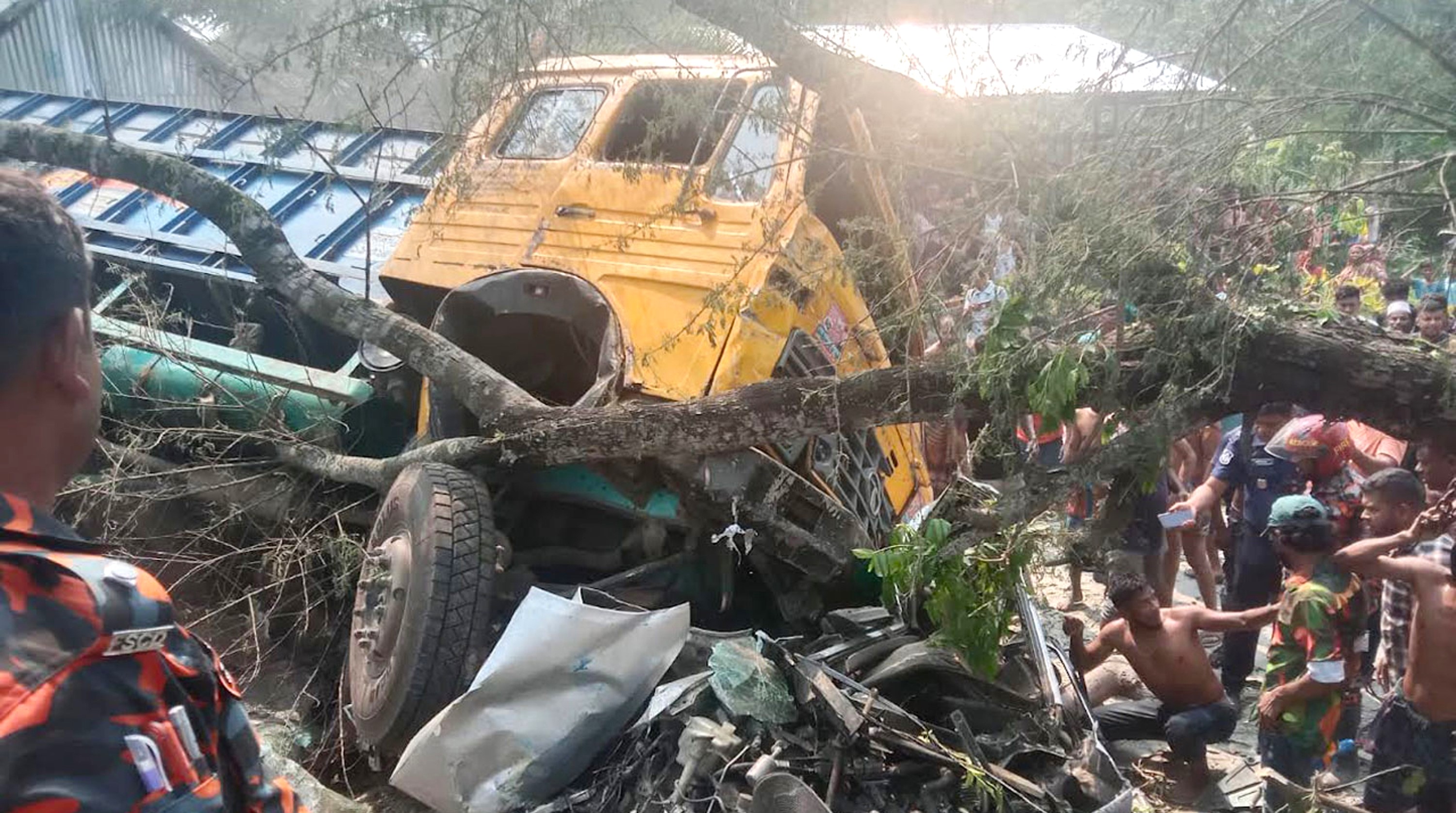 14 killed as truck ploughs through multiple vehicles in Jhalakathi