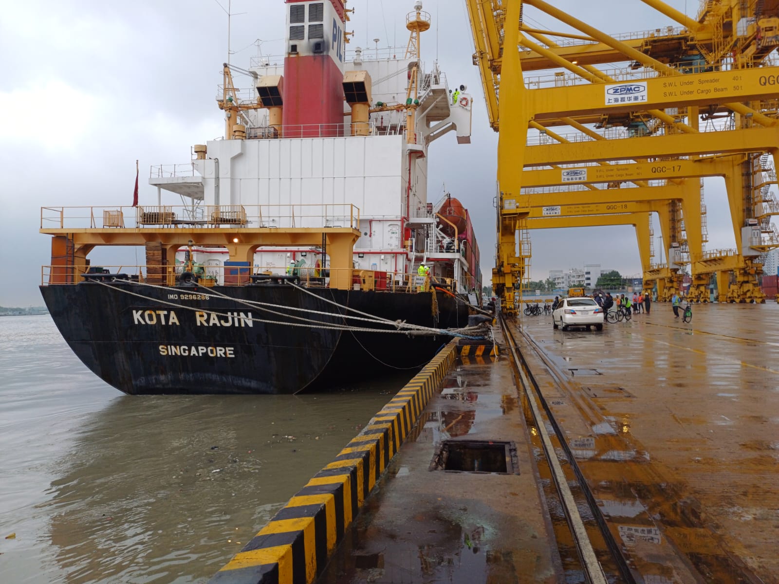 11 vessels brought back to Ctg port jetties; loading, unloading resume