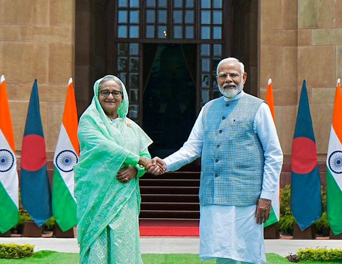 Modi welcomes Hasina at Hyderabad House to hold bilateral talks