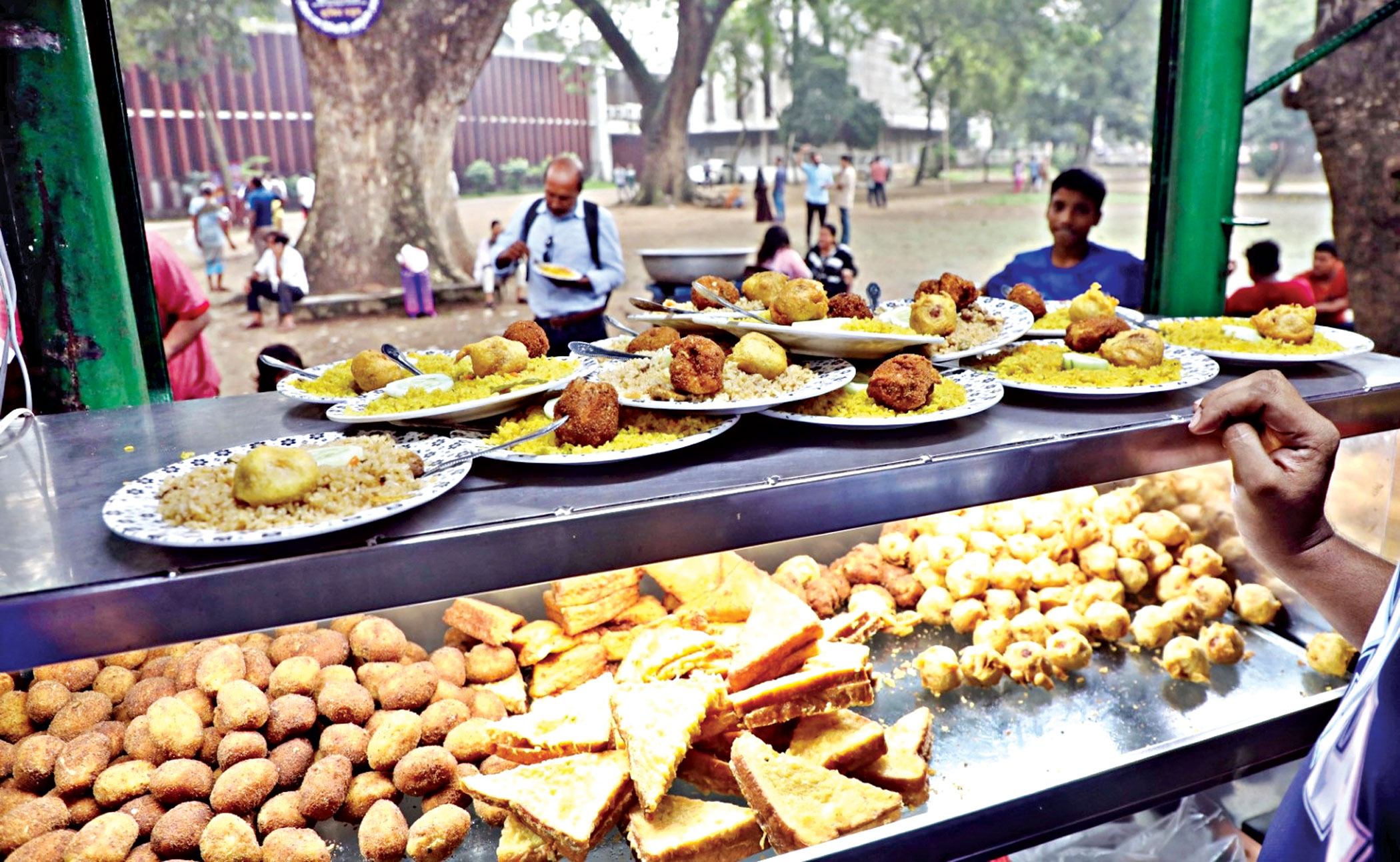 5 popular eateries in and around DU campus