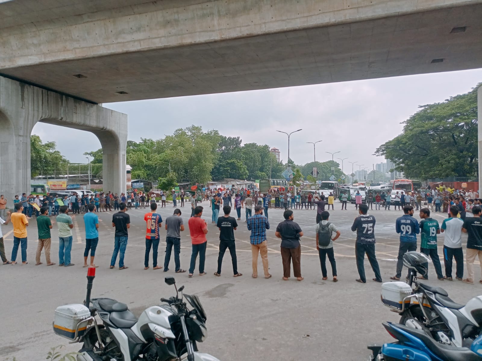 Quota system protest: Agricultural univ students block Agargaon road