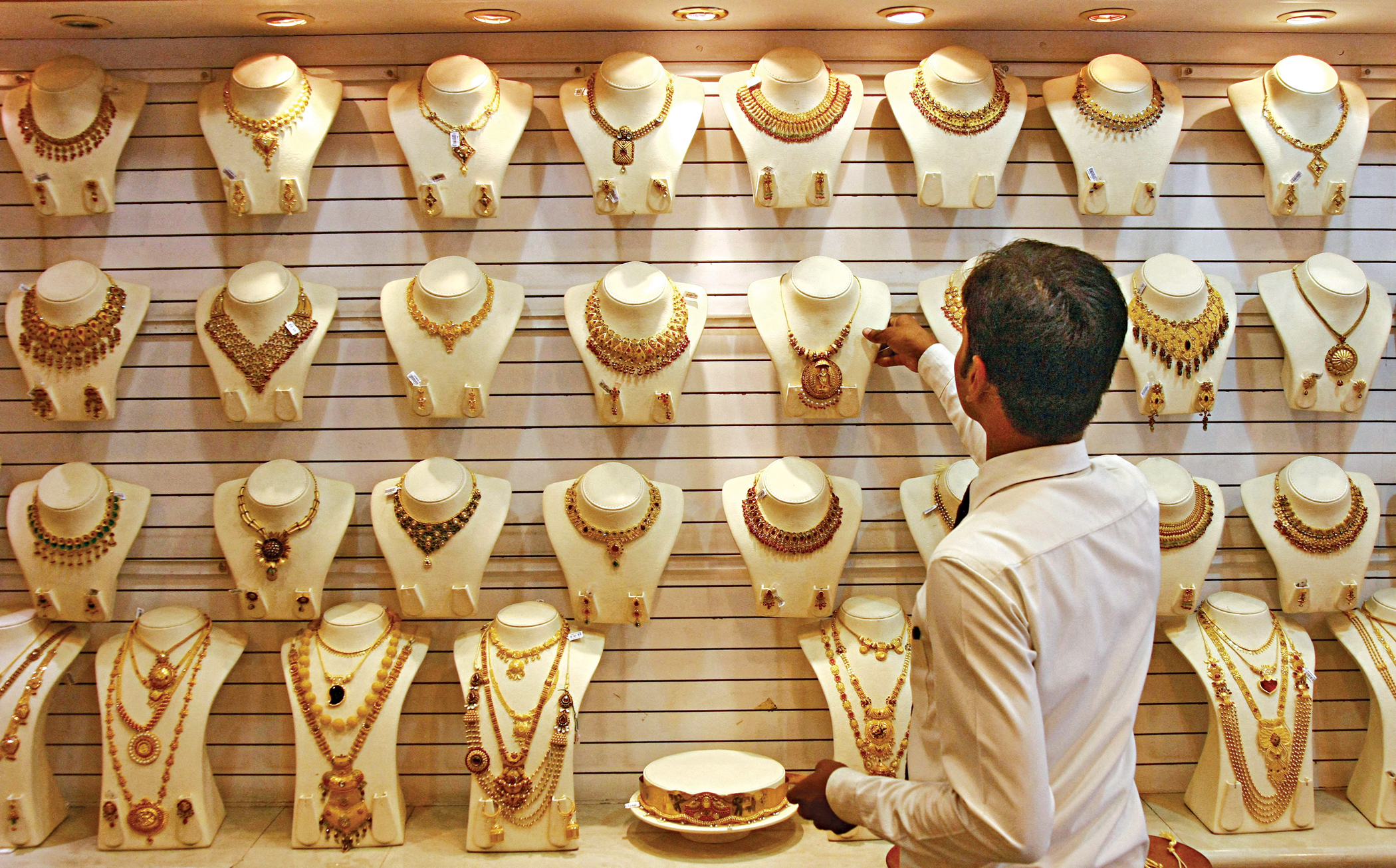 Bangladesh’s gold price exceeds global prediction