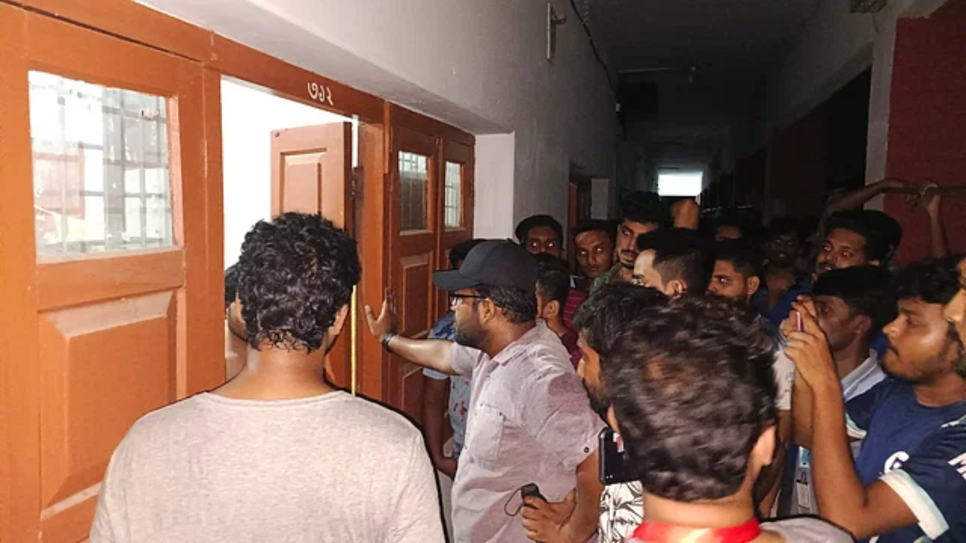 BCL men conduct late-night 'search of RU hall carrying rods, sticks’ 