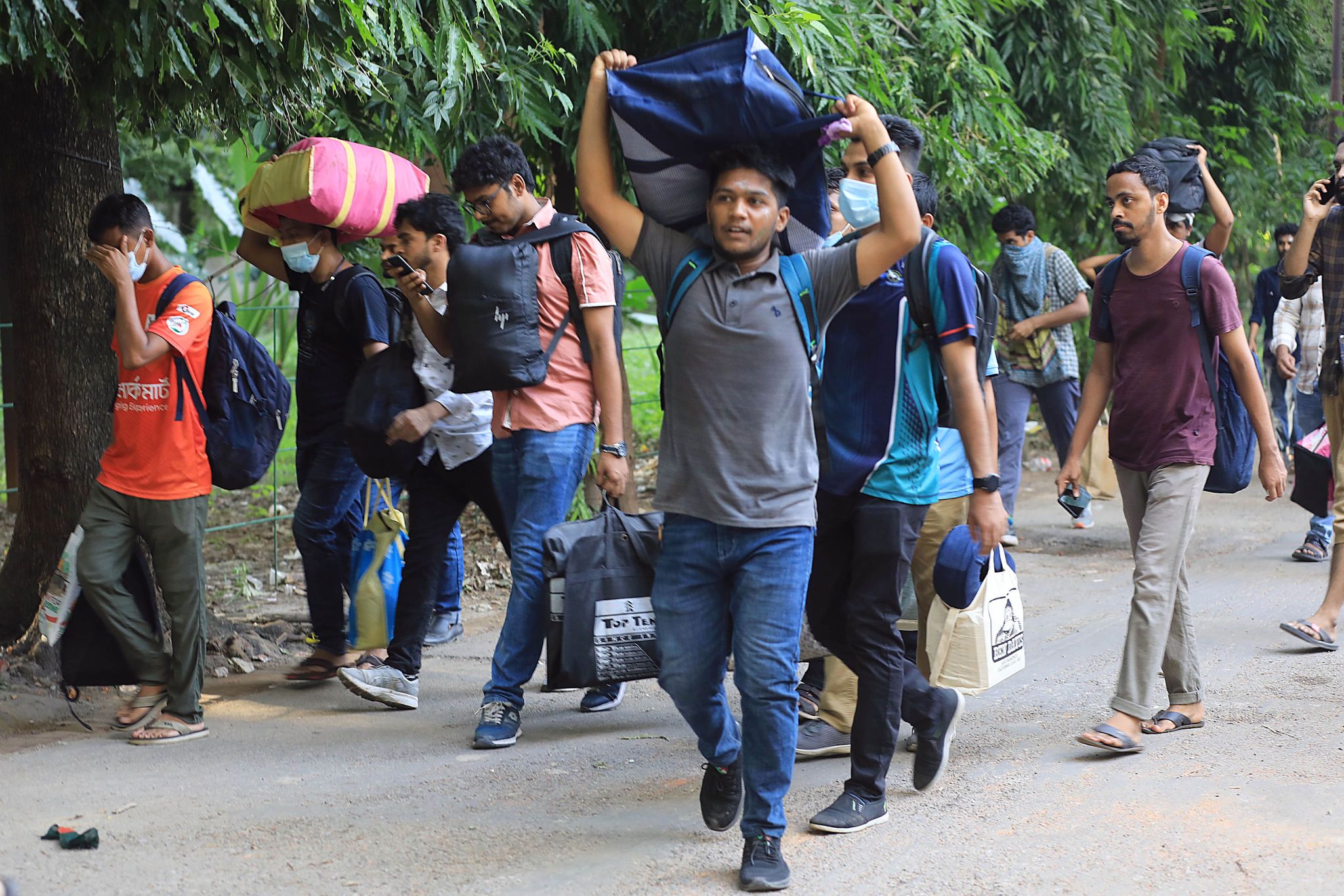 Most students leave DU campus after clashes