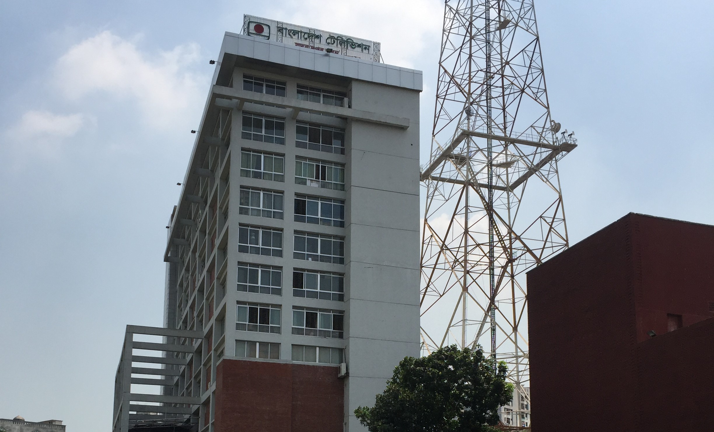 Quota protesters torch BTV Centre in Rampura