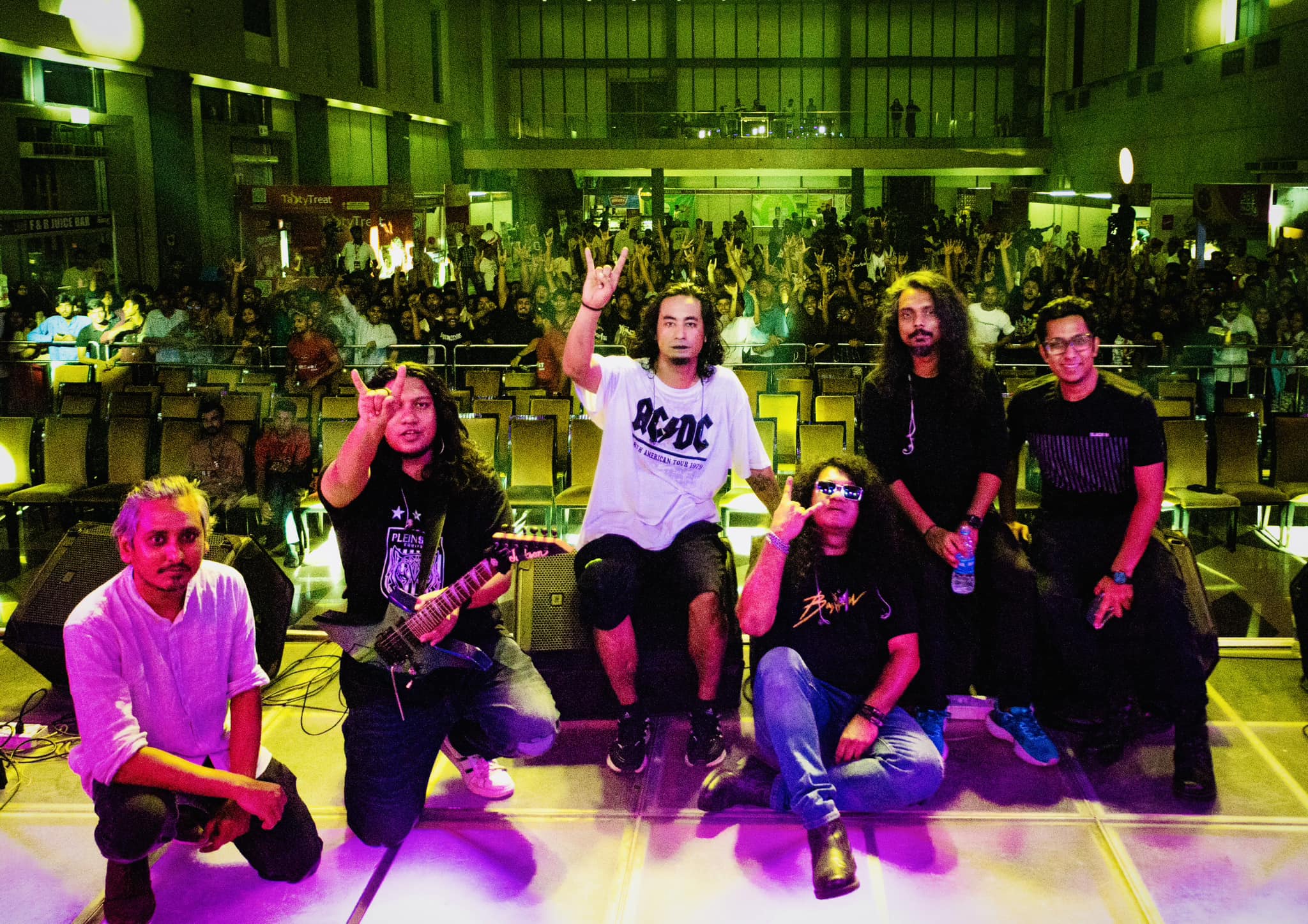 Vikings to perform alongside Jal, Aurthohin at ‘Legends of the Decade’