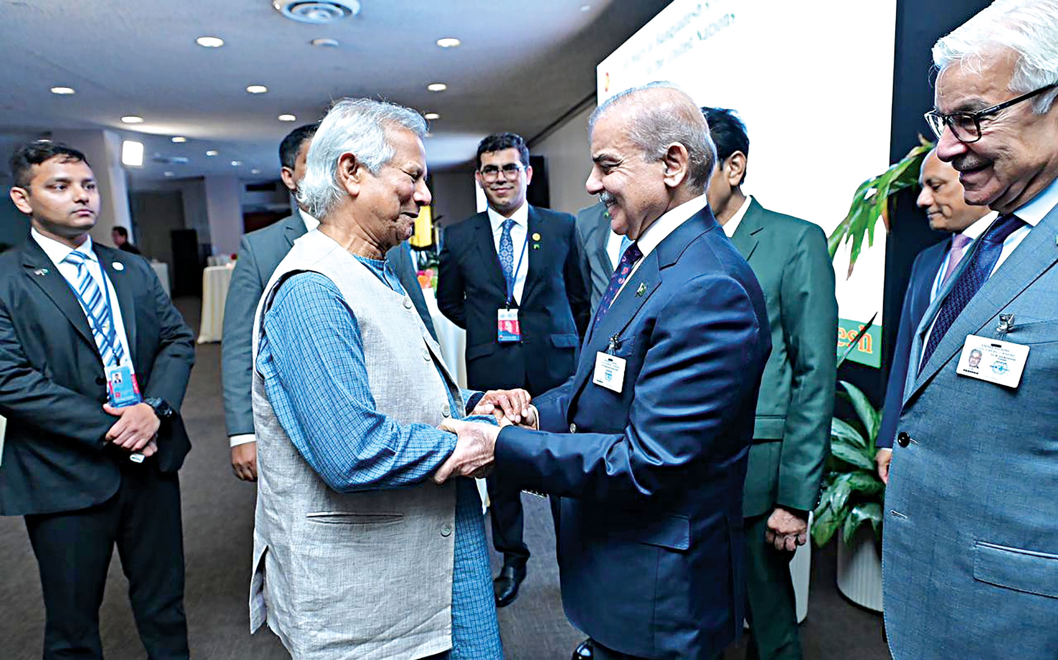 Yunus calls for reviving SAARC in meeting with Pakistan PM