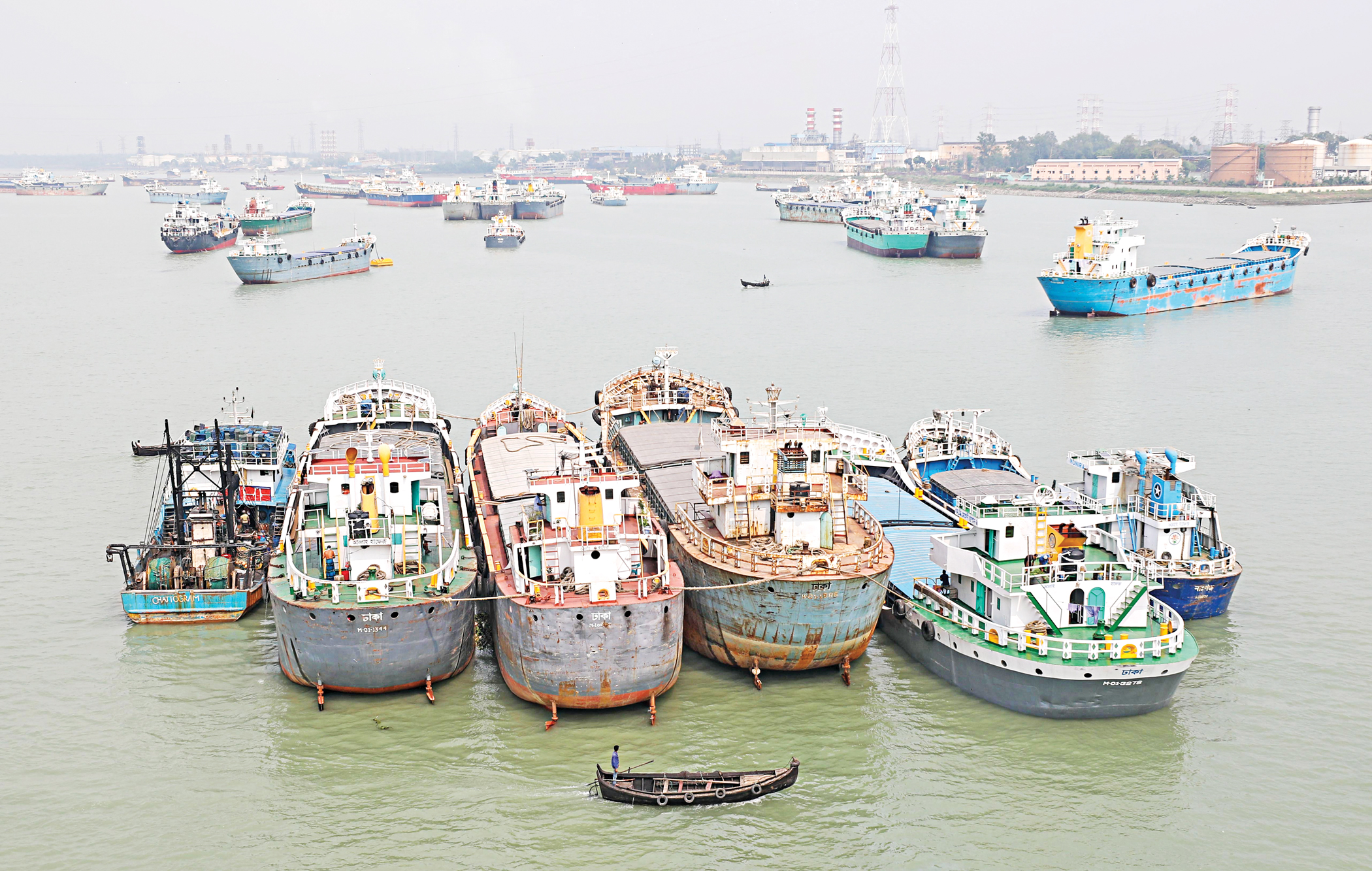 Cargo transport by lighters may face disruptions as dispute intensifies