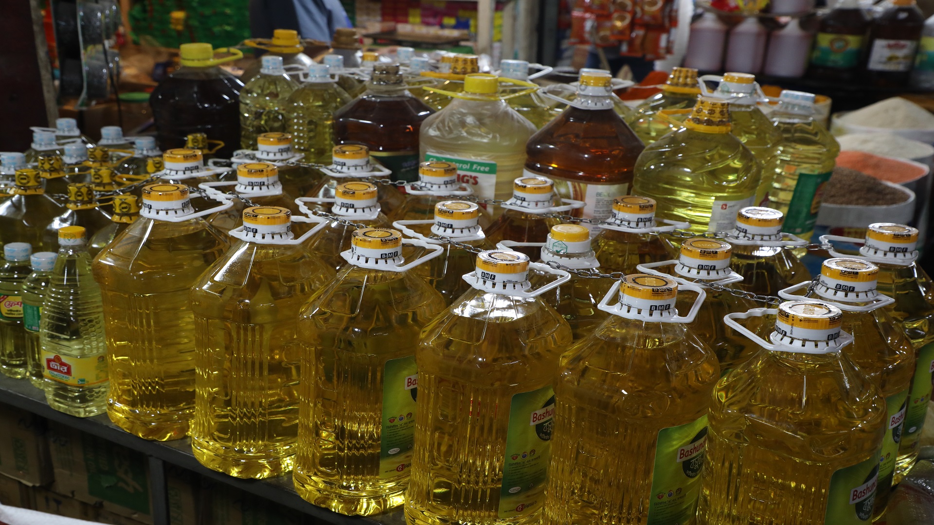 Edible oil prices up by Tk 8 per litre