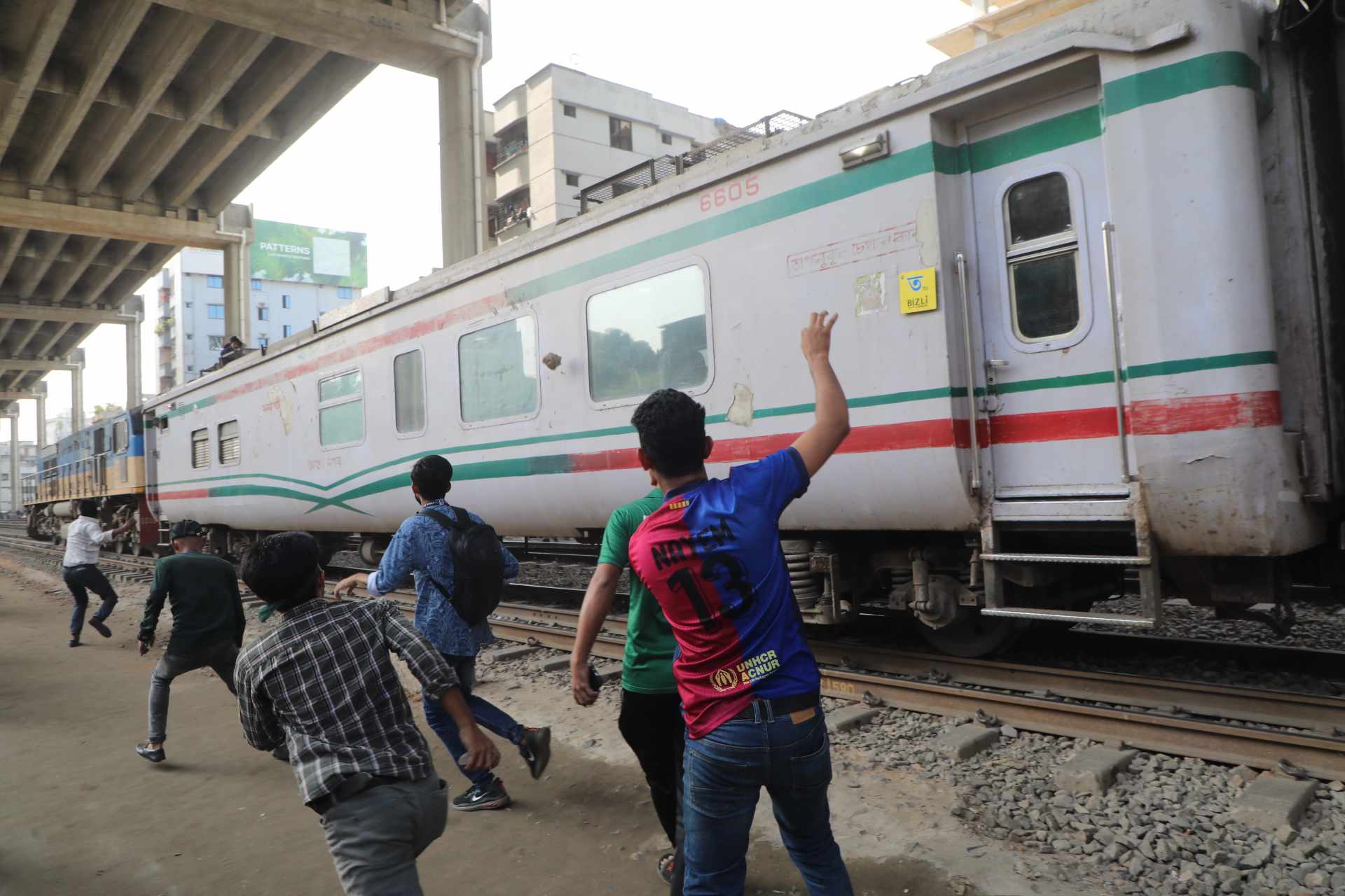 Mohakhali blockade halts Dhaka's rail link