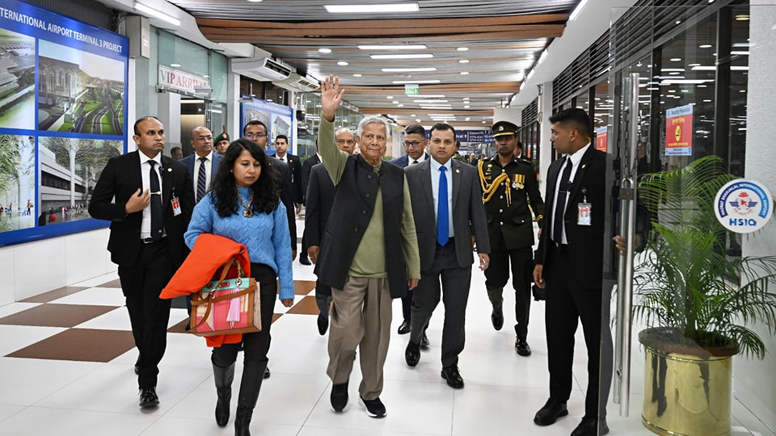 Yunus flies to Switzerland to attend WEF