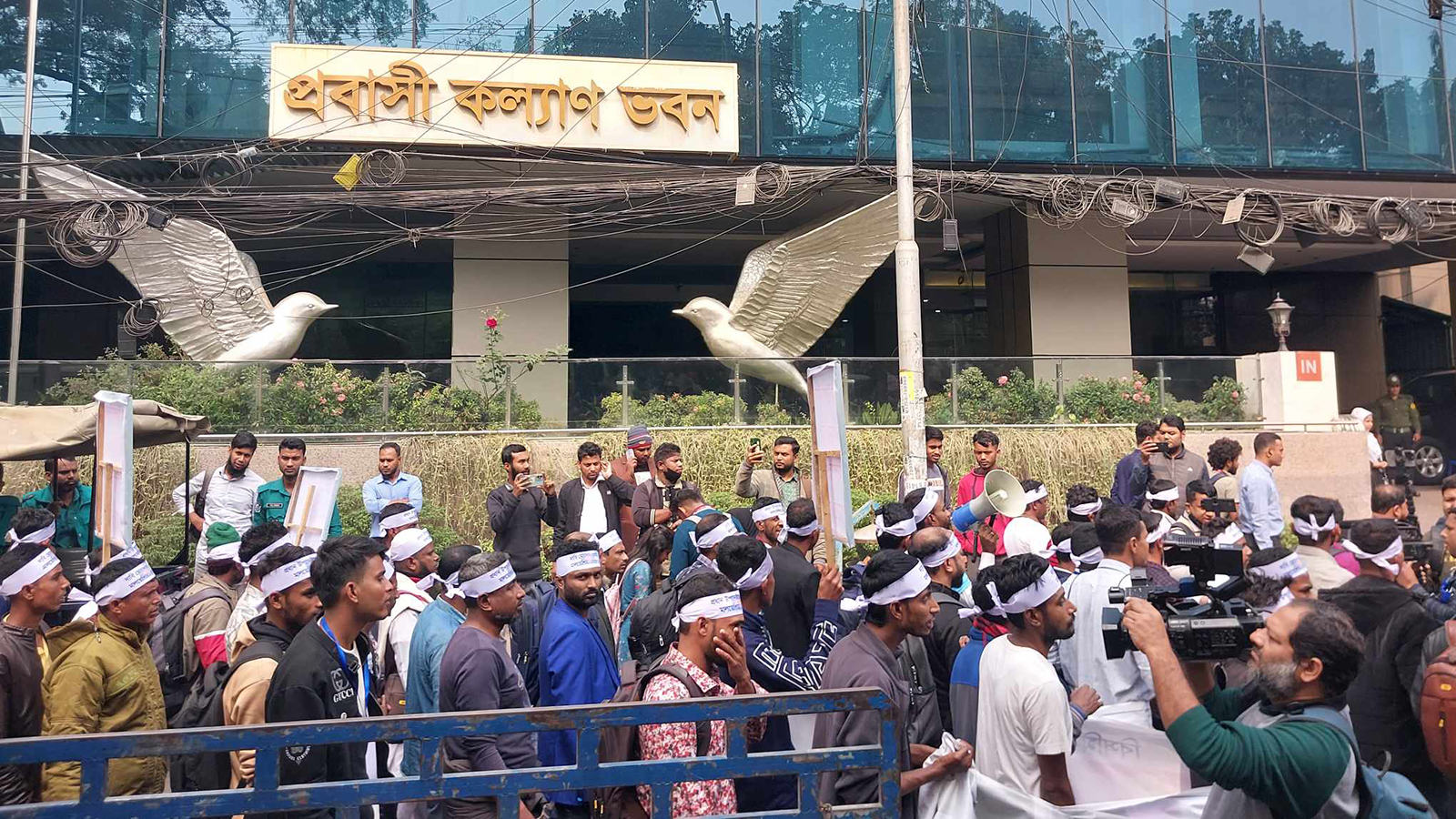 Jobs in Malaysia: 18,000 workers in depths of despair 