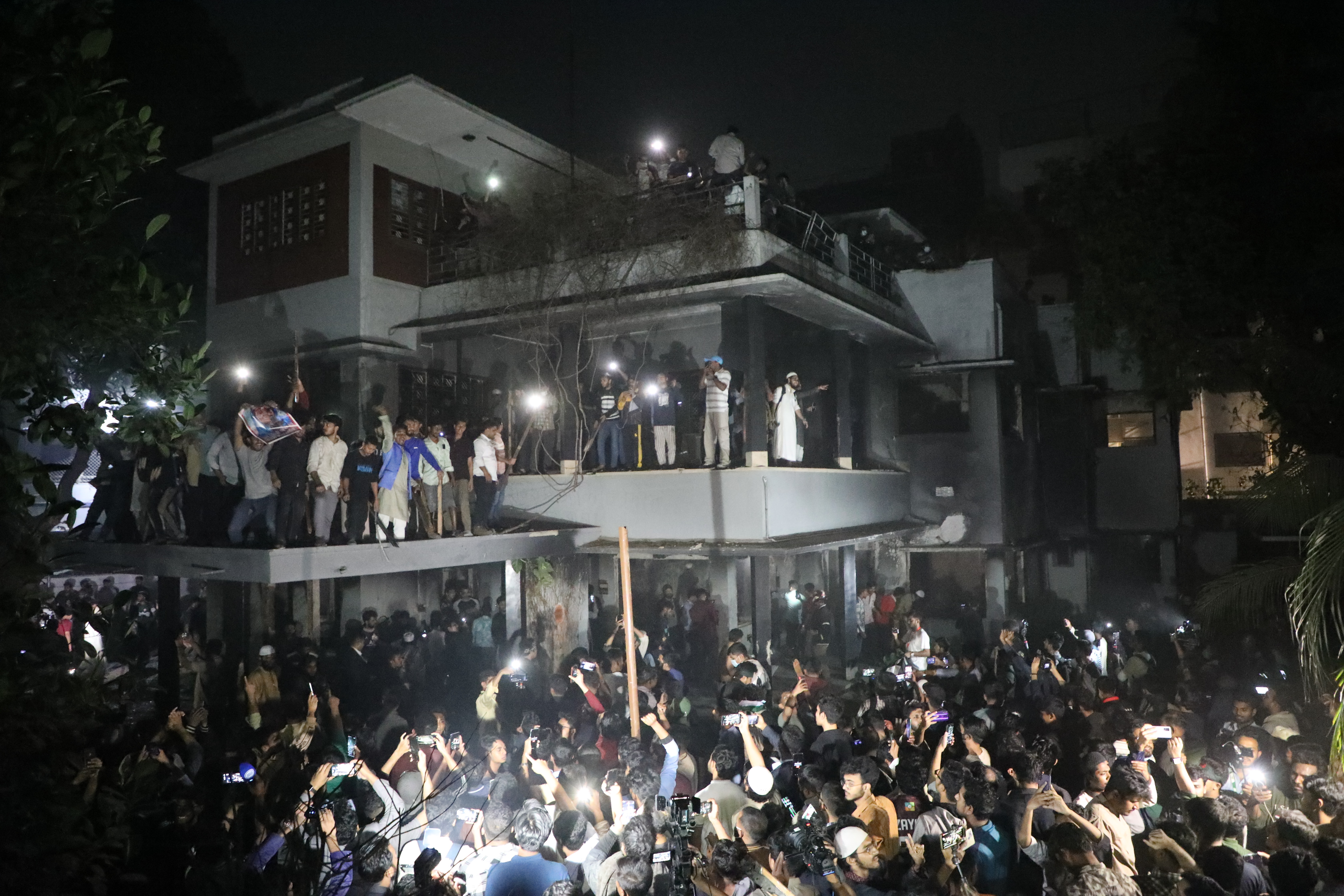 Devils, heroes, or something in between?