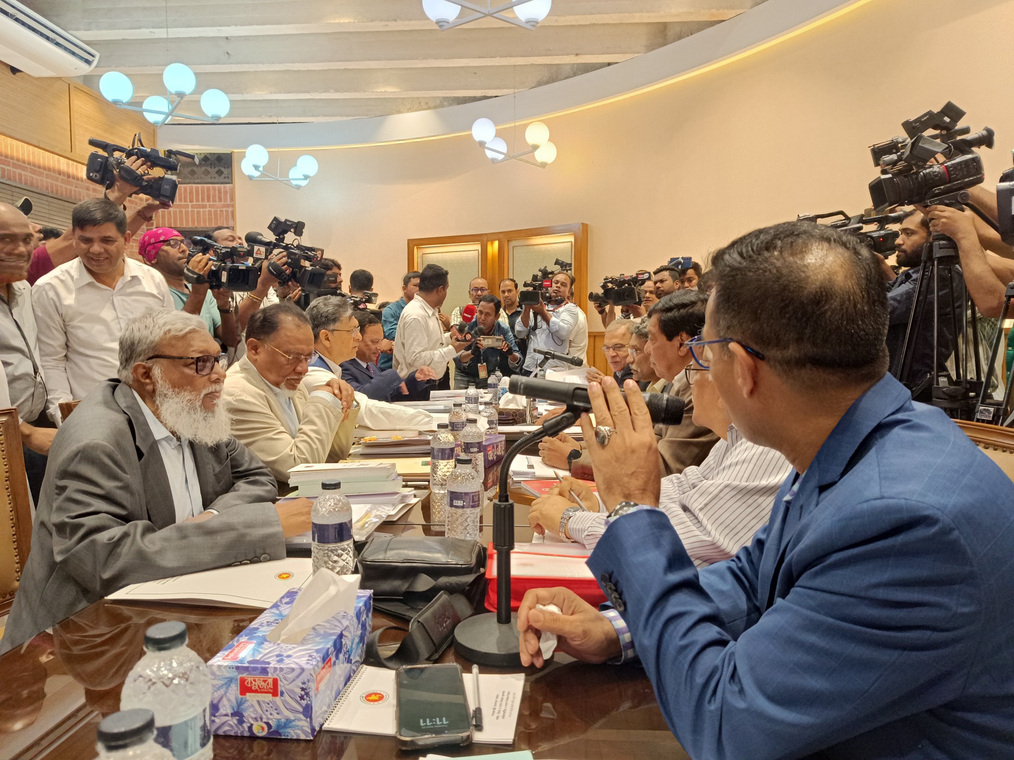 Consensus commission, BNP sit in dialogue over reform for third time