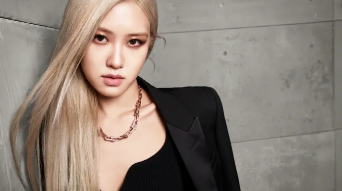 Rosé breaks barriers with non-Korean AMA nomination