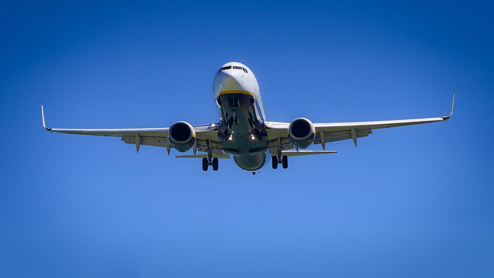 India closes airspace to Pakistan airplanes