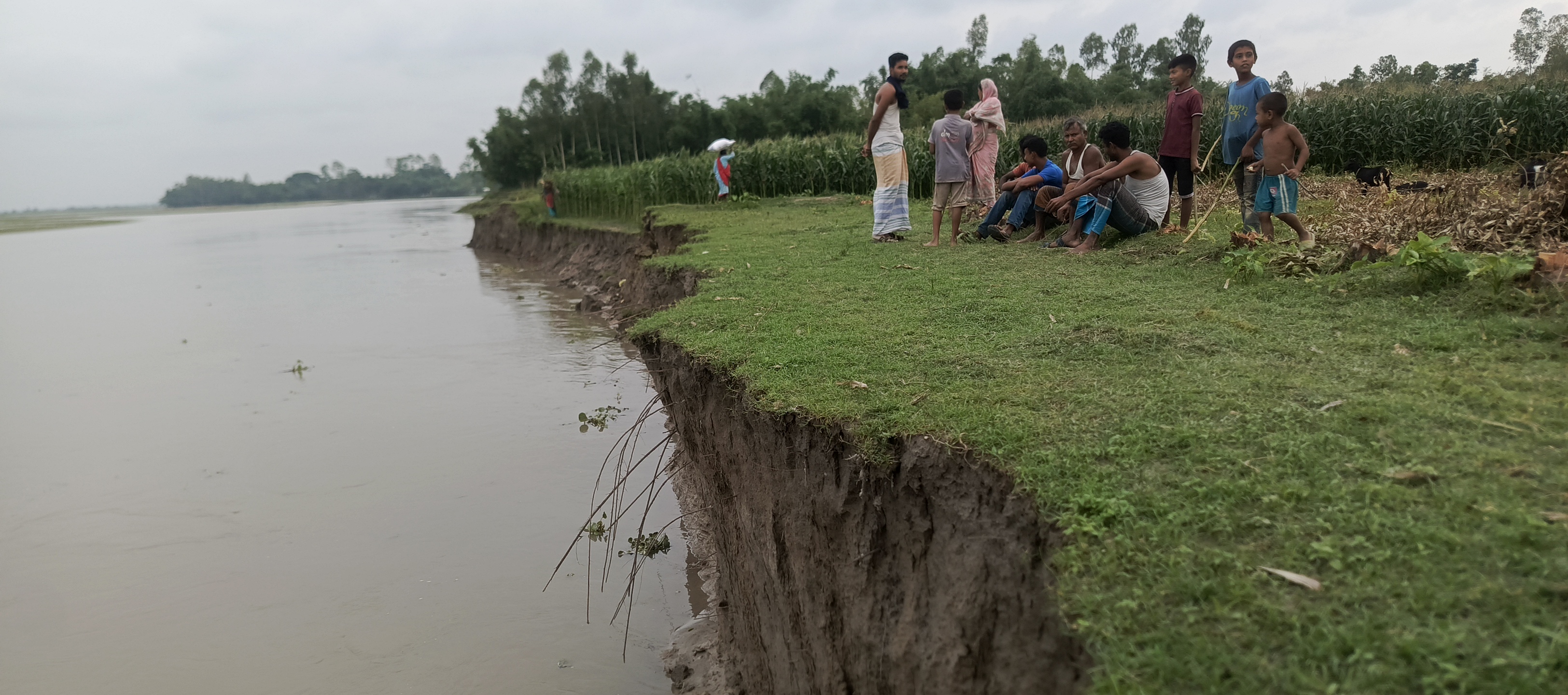 Early erosion by Teesta, Dharla threatens thousands in Rangpur region