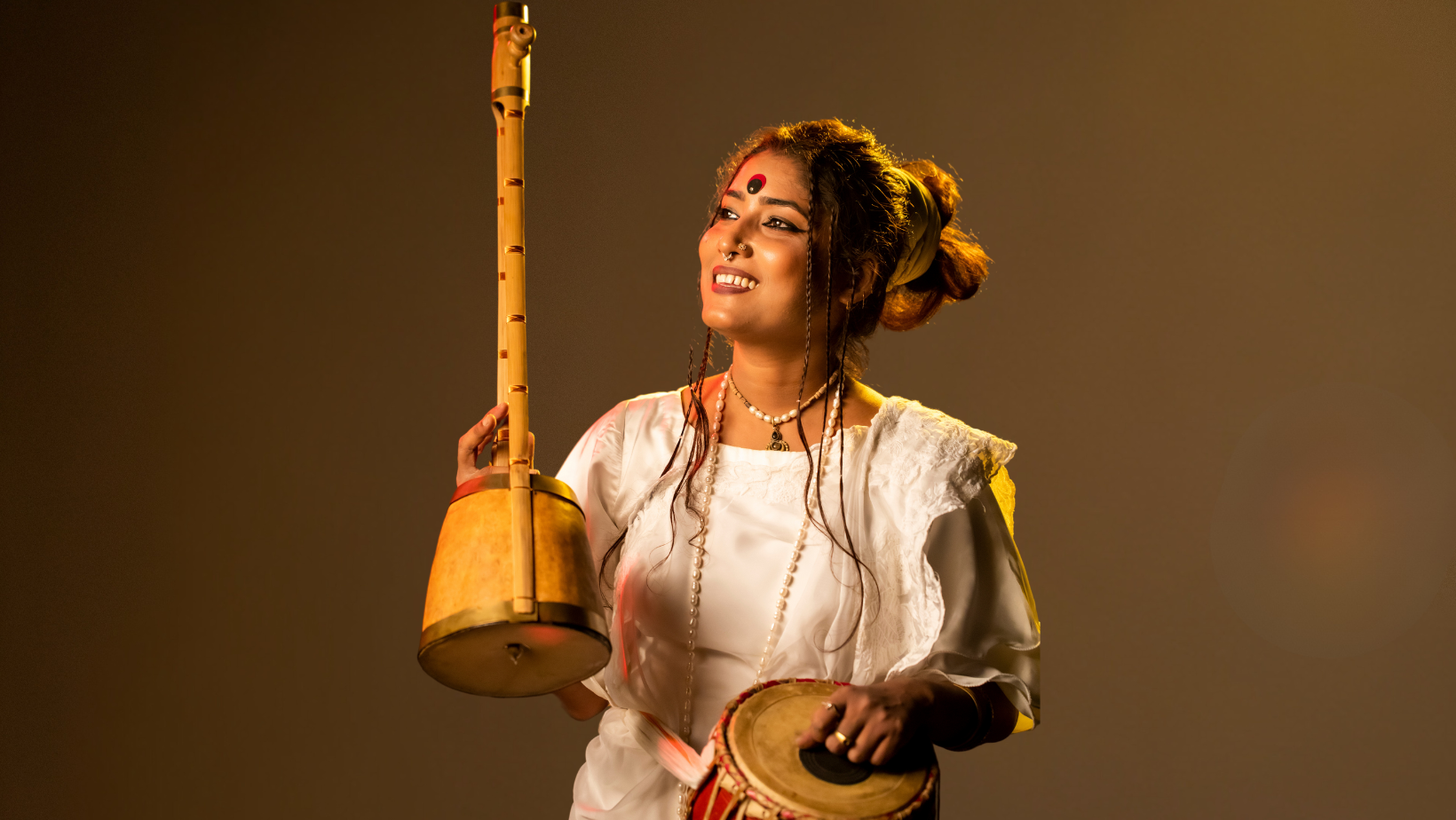 Suchona Shely : A modern Baul who speaks of harmony