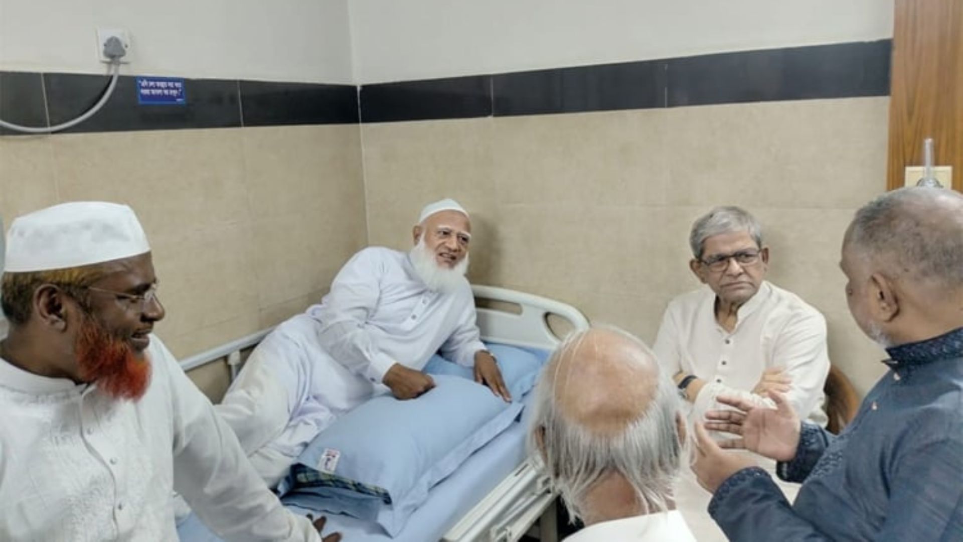Fakhrul visits Jamaat ameer at Ibne Sina Hospital