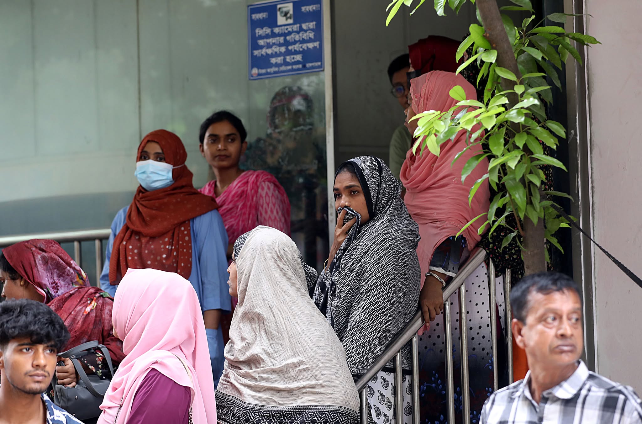 Hospital corridors echo with grief and groans