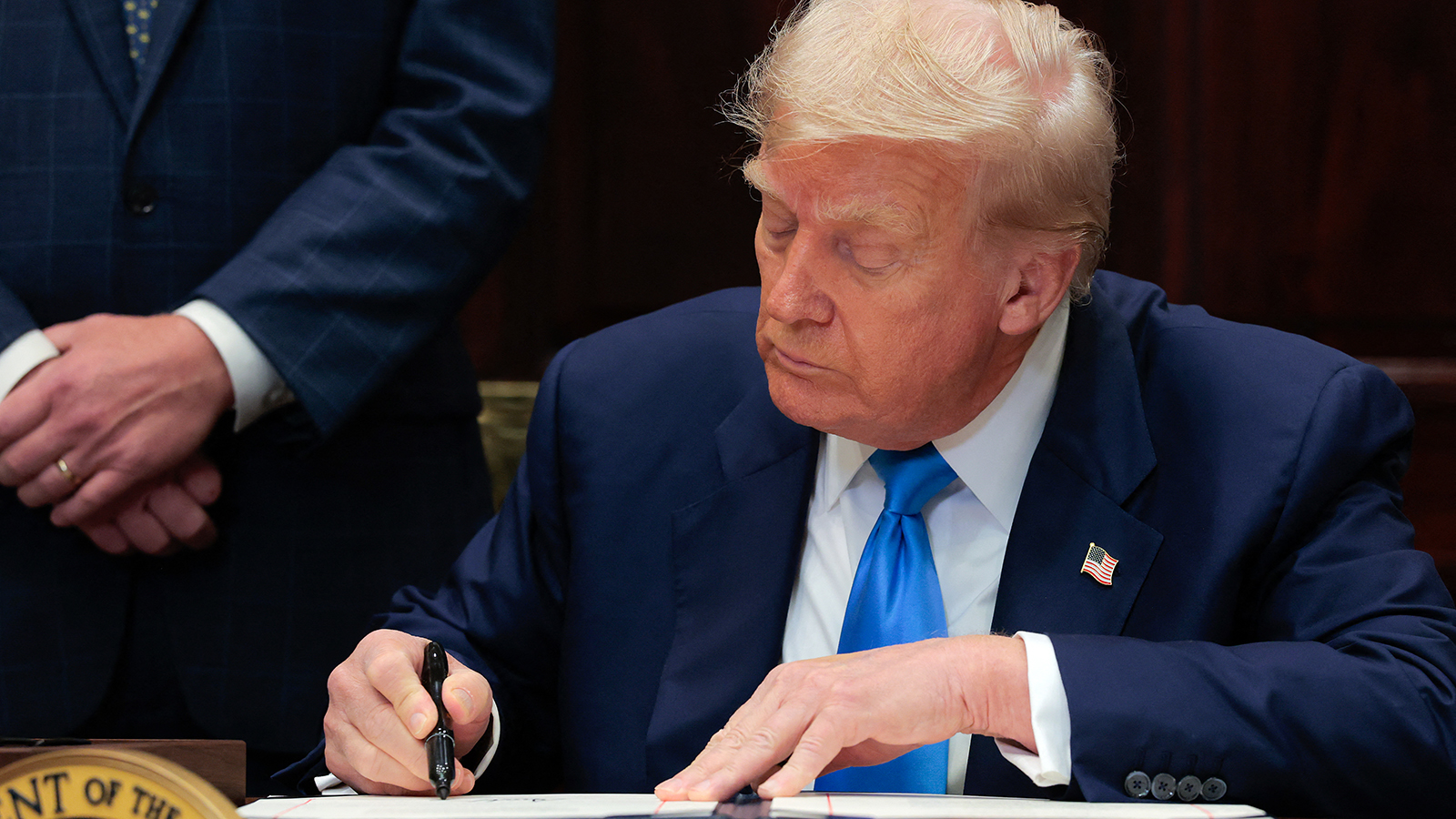 US cuts tariffs on Bangladesh to 20% after talks