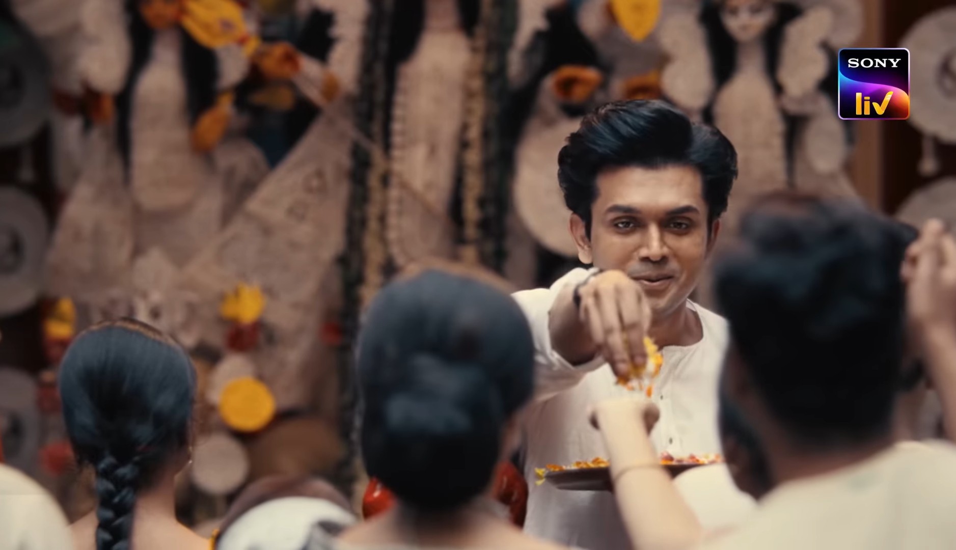 Arifin Shuvoo exudes ’70s charm in ‘Jazz City’ teaser