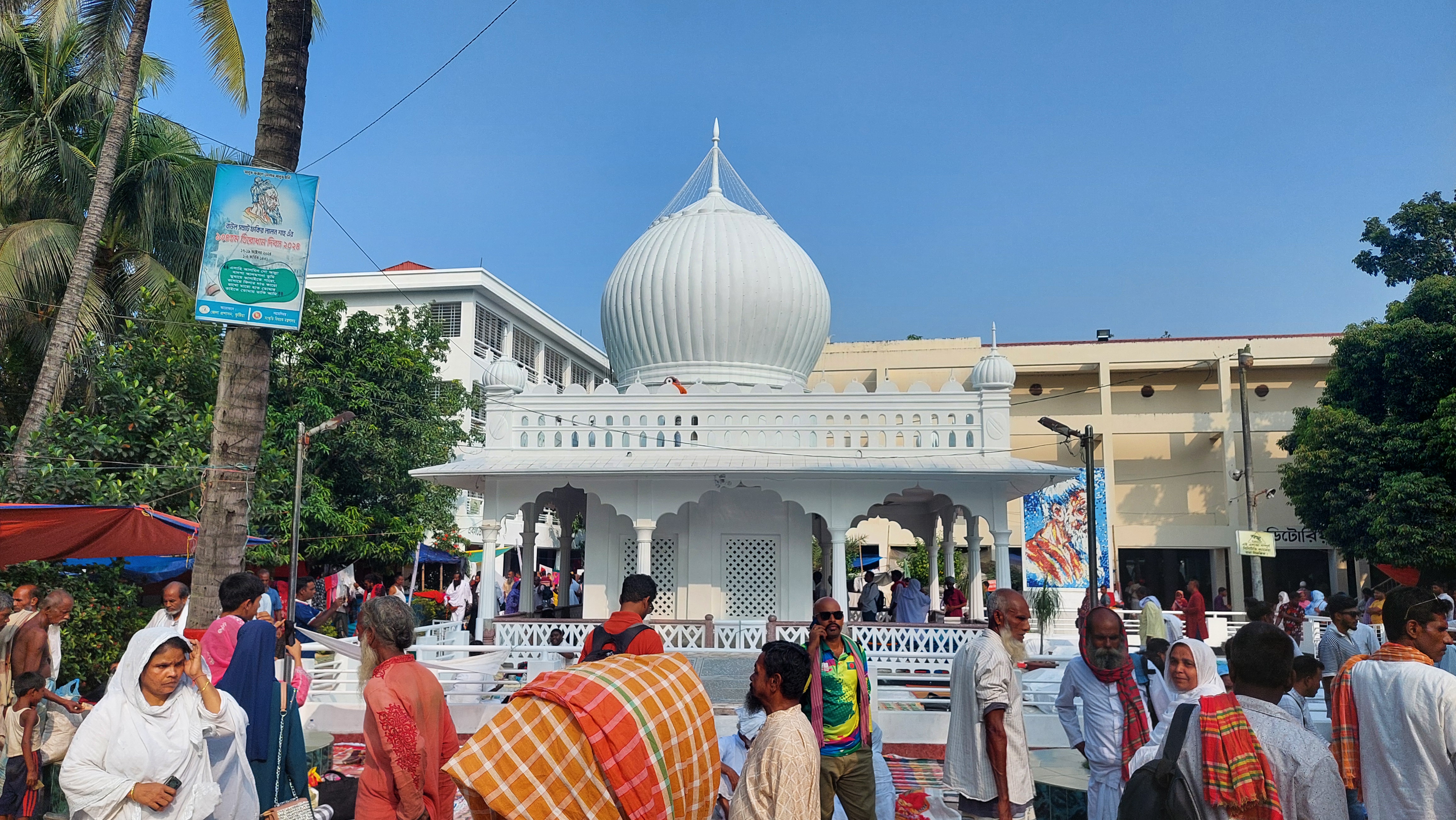 Farewell tunes fill the Akhra Bari as Lalon devotees prepare to return home