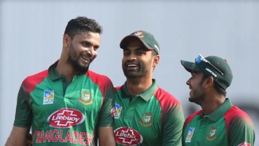 ‘Mashrafe and Tamim bhai are supporting me a lot’