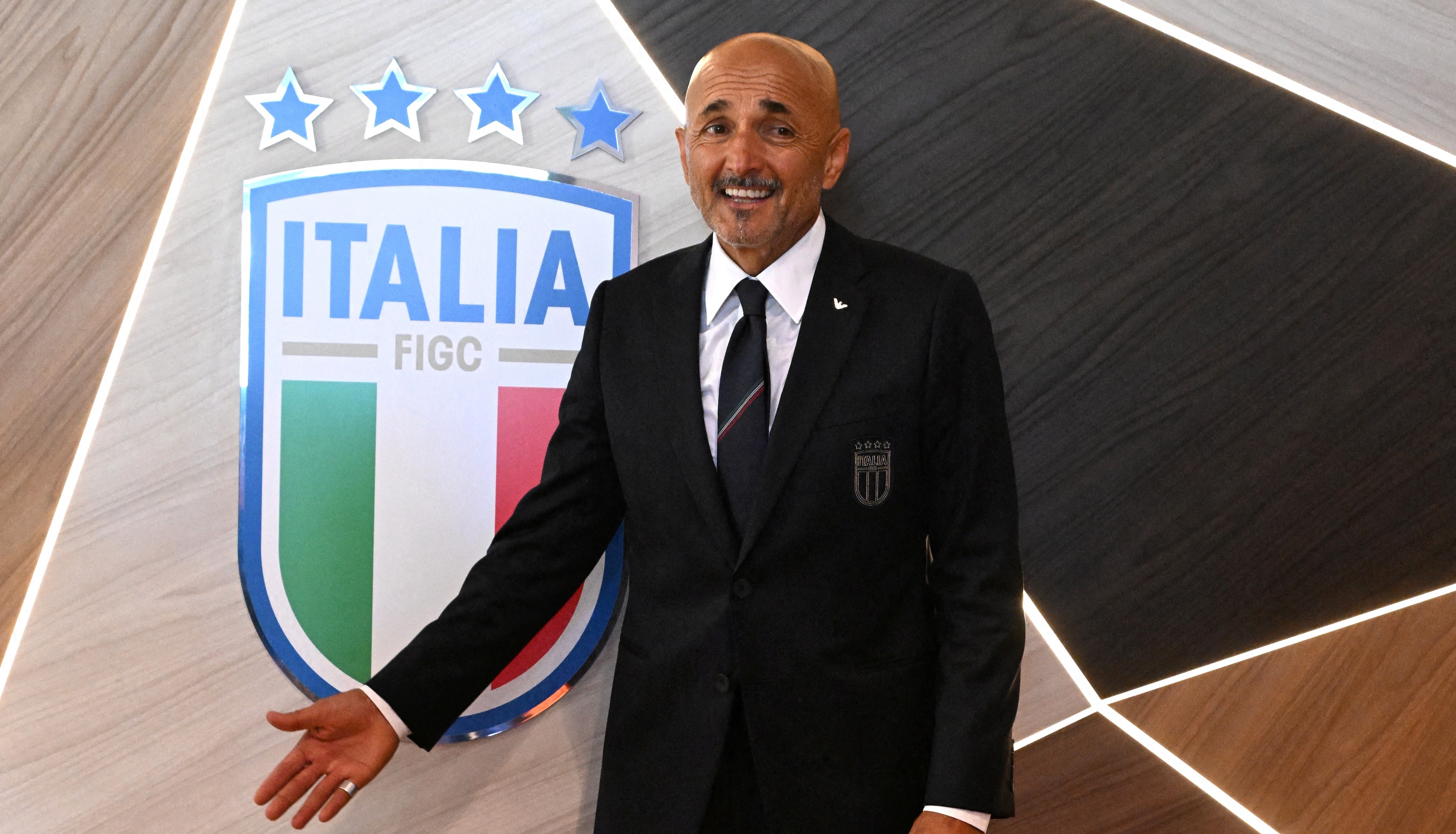 Juventus appoint former Italy manager Spalletti as head coach