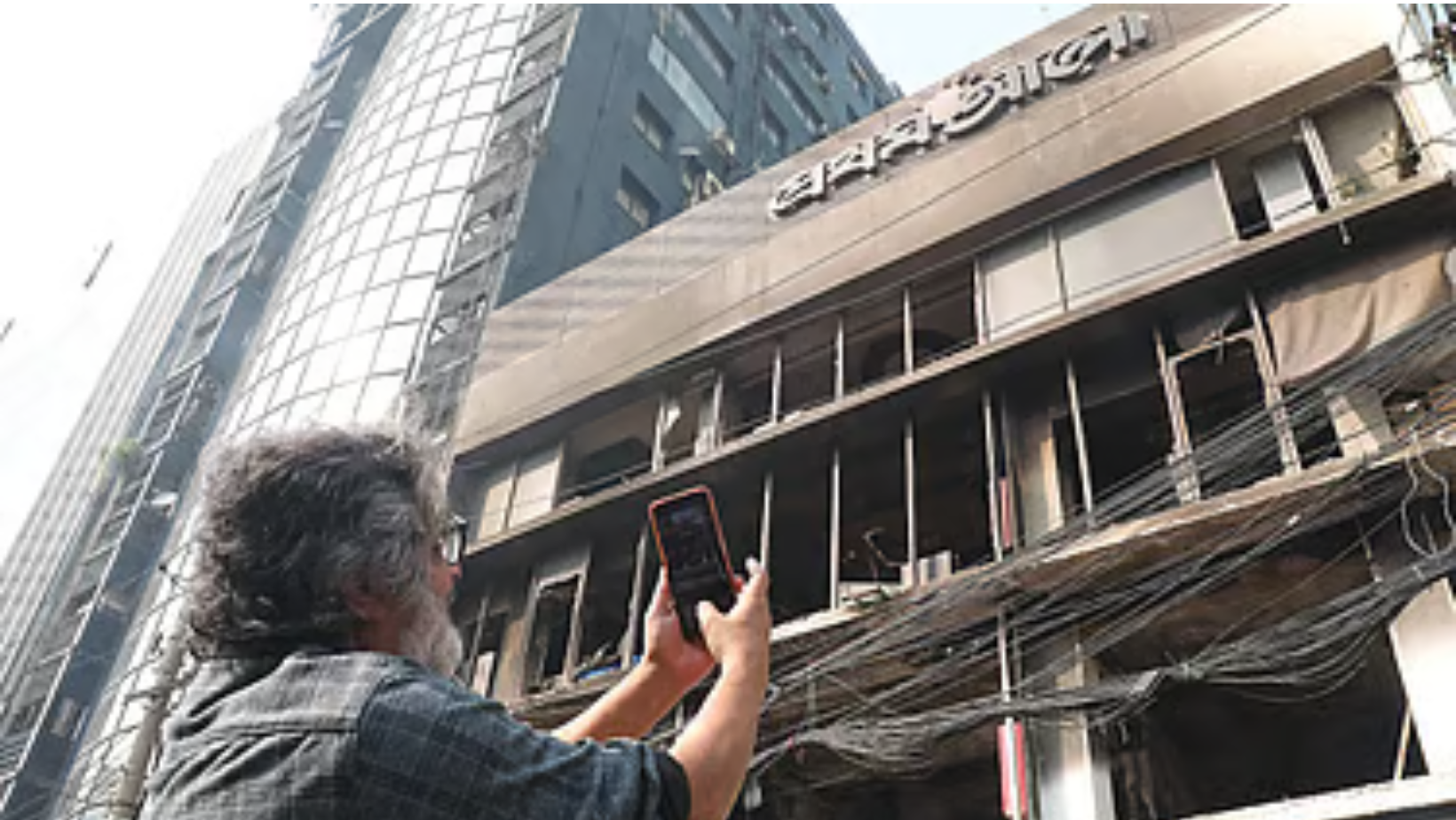 Let the images of this shameful incident remain on my phone: Gias Uddin Selim 