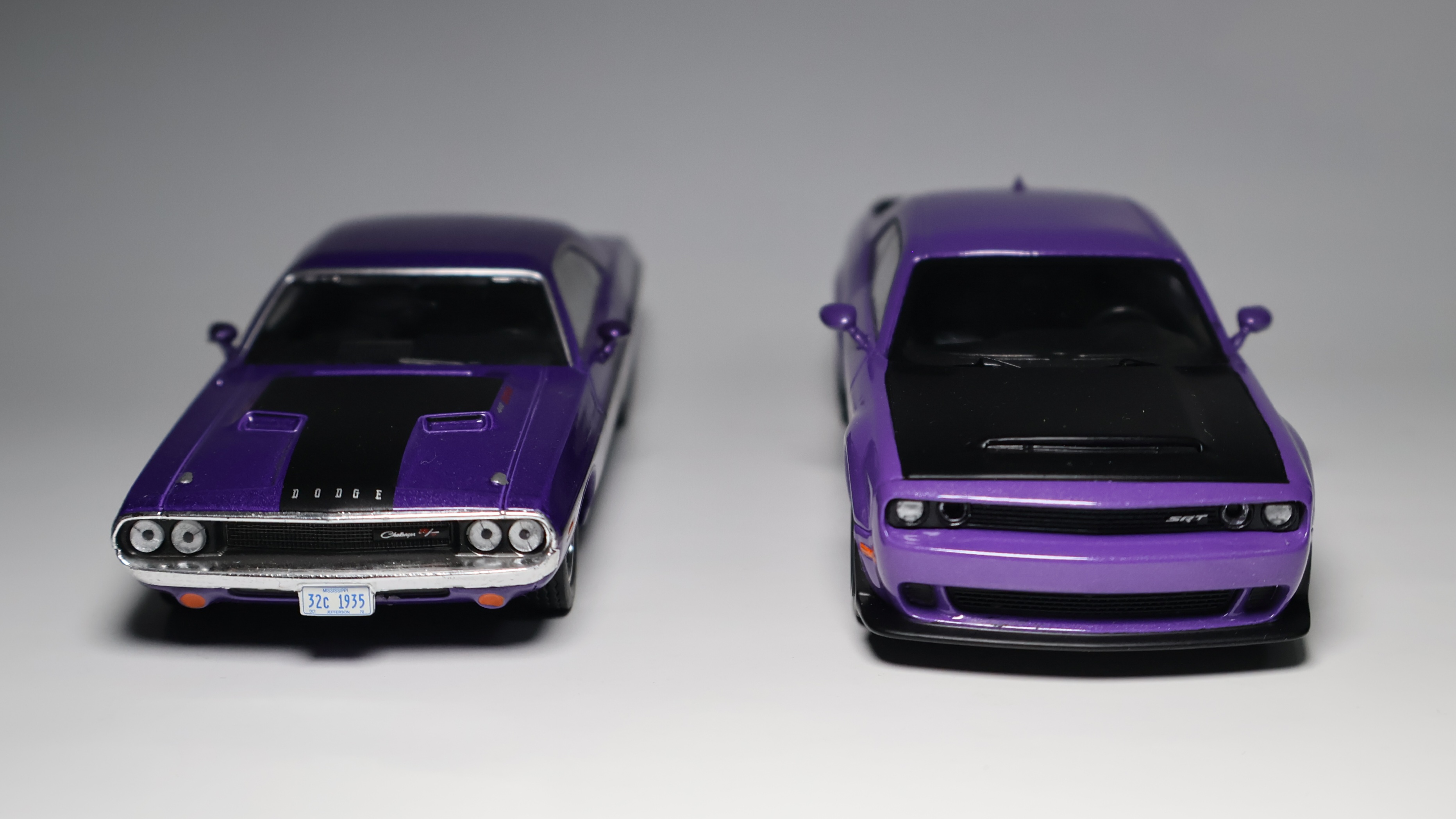 Dodge 143 scale