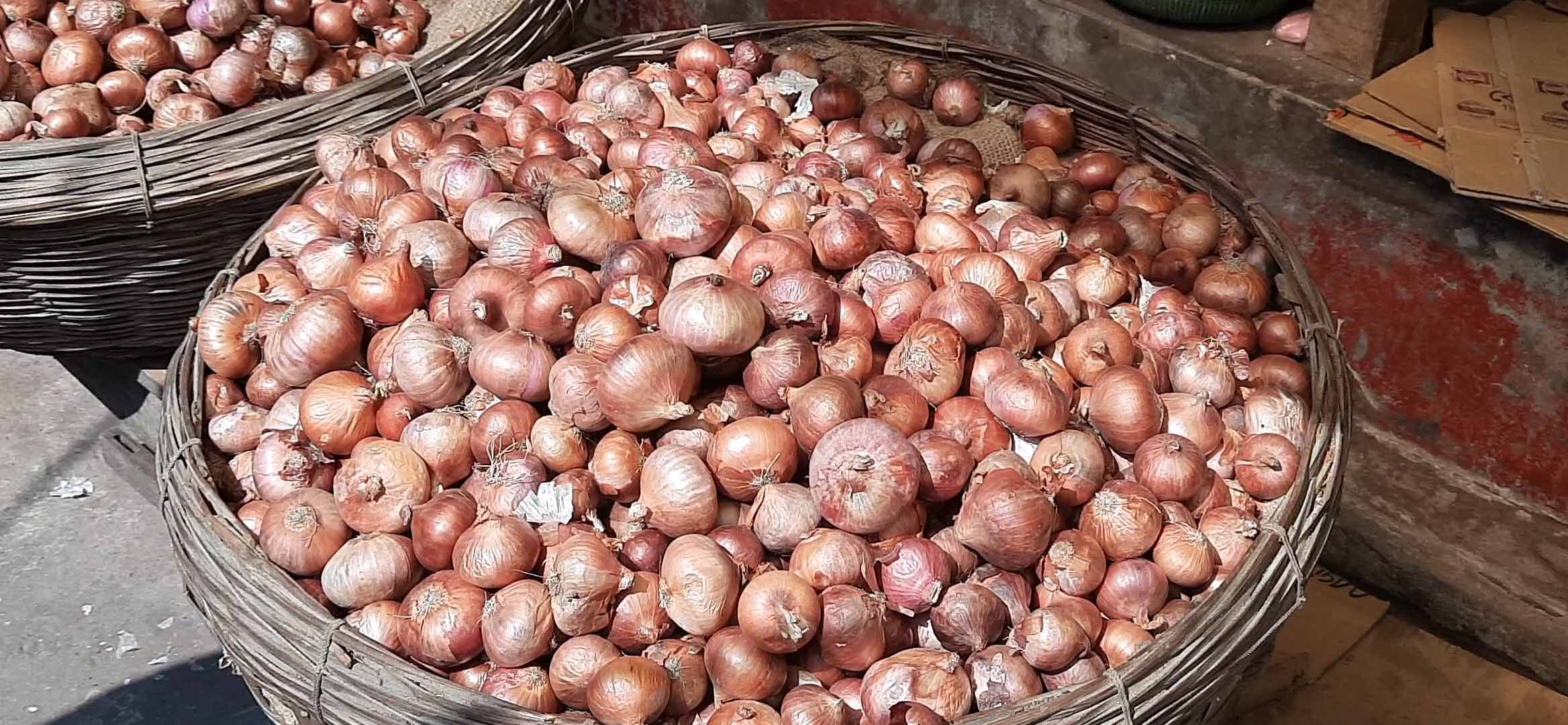 Onion prices fall as supply ramped up