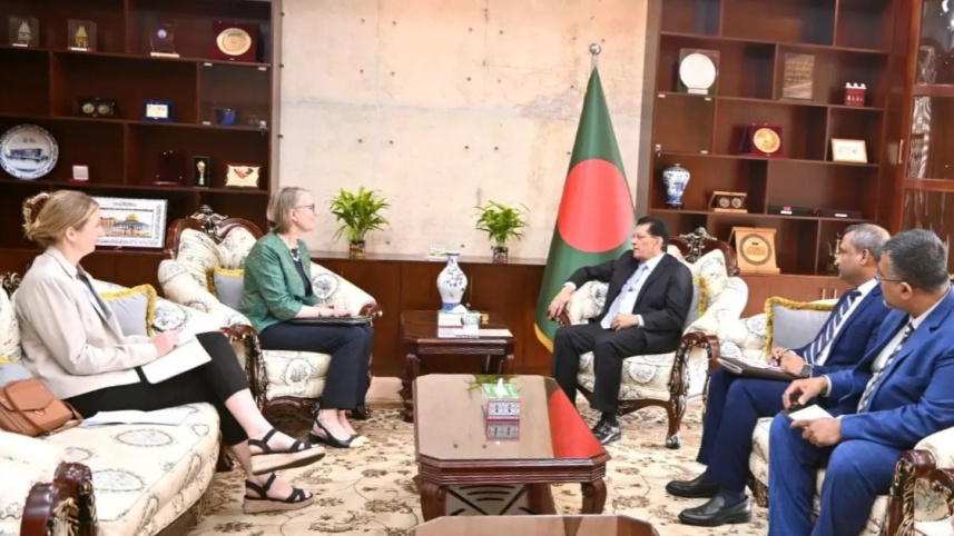 Foreign Minister with British High Commissioner.jpg