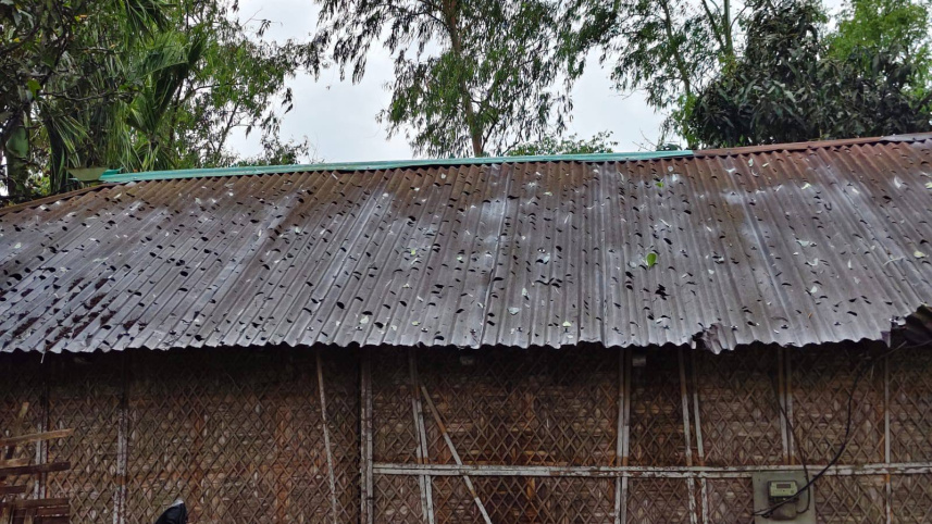 Many tin-roofed houses across the region are damaged. Photo: Star