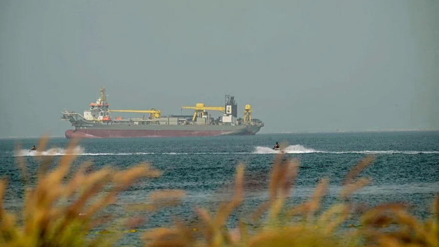 Ship stuck in ME.jpg