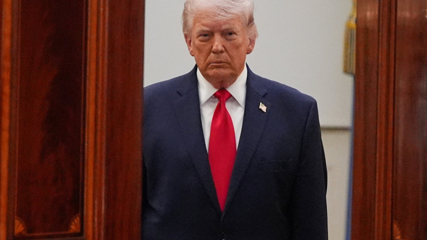 President Donald Trump arrives from the Blue Room to speak about the Iran war from the Cross Hall of the White House on Wednesday, April 1, 2026, in Washington. Photo: Reuters