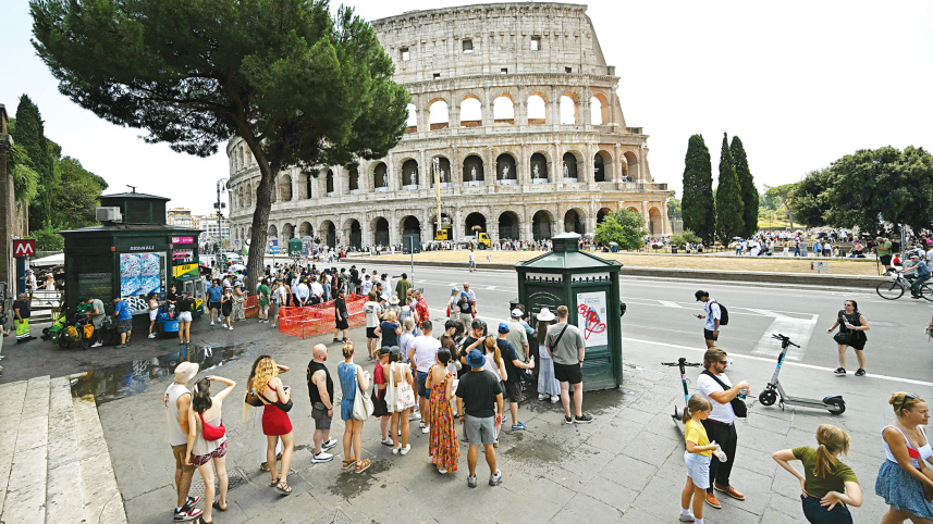 Colosseum-in-Rome.jpg
