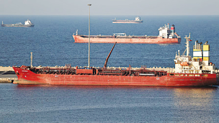 Luojiashan-tanker.jpg