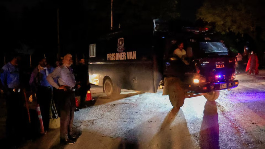 Van_Pakistan_Ex_Pm.jpg