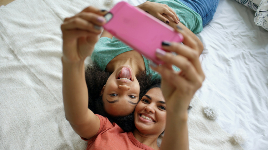 Why parents should think twice before giving kids smartphones