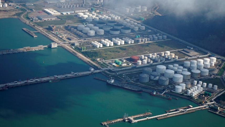 china_oil_storage.jpg