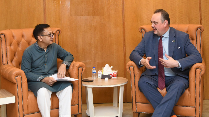 Commerce minister.jpeg