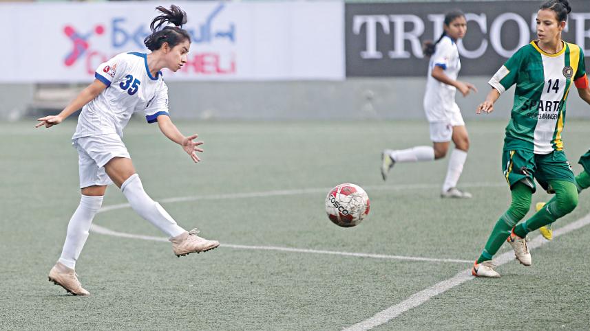 womens-football-league.jpg