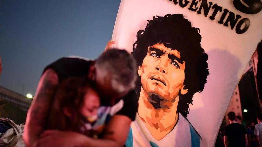 maradona-wb.jpg