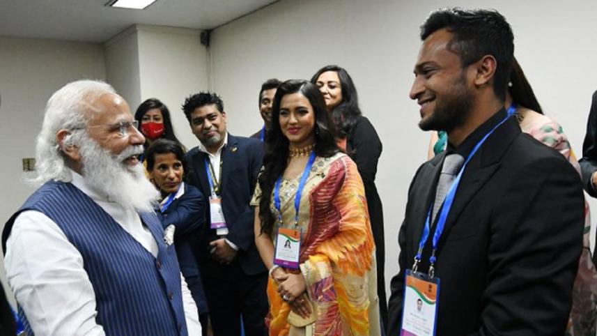 Shakib Al Hasan-Modi.jpg